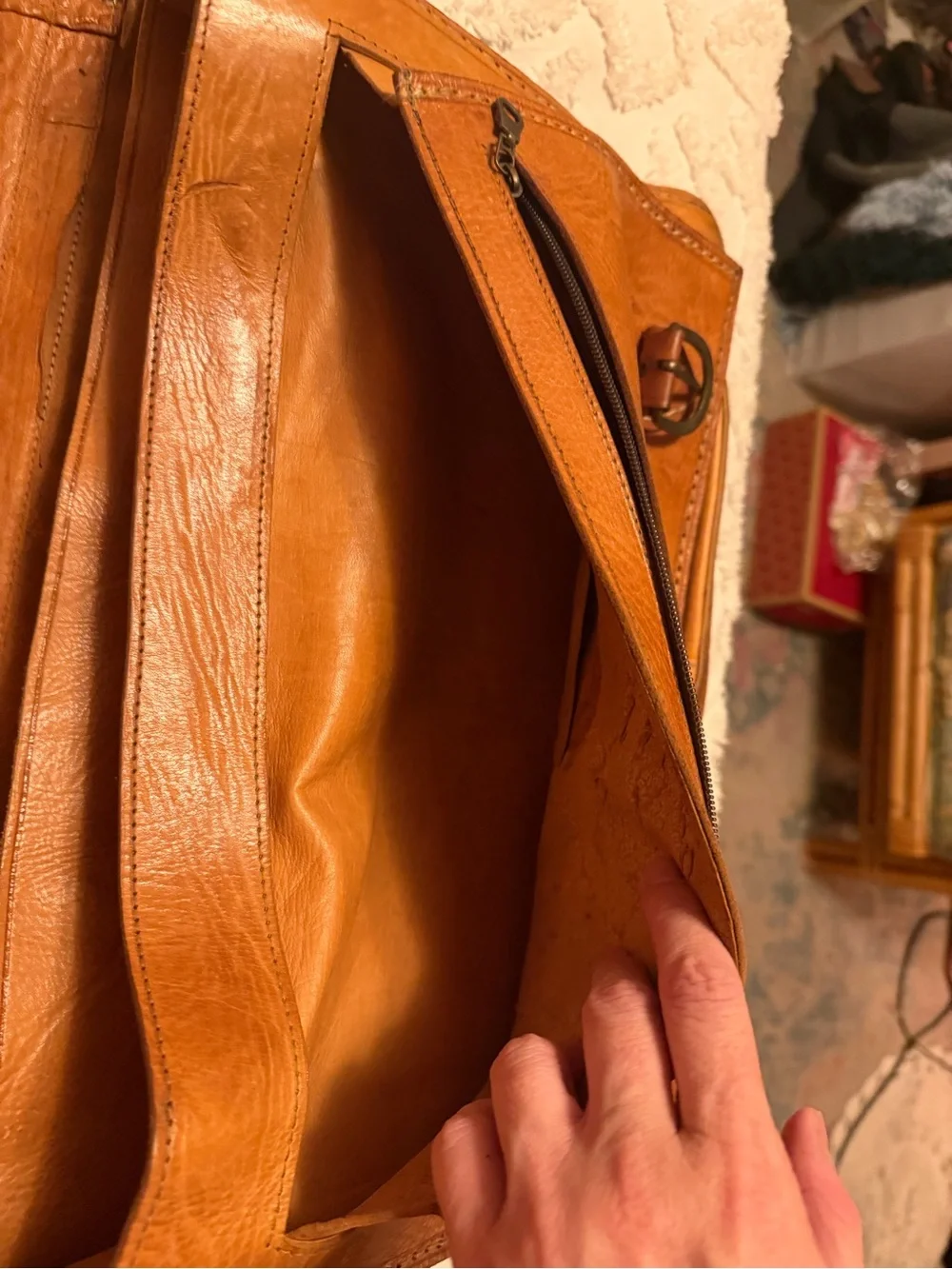 Men's Vintage Leather Messenger Bag with Adjustable Strap & small inner satchel